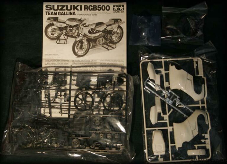 moto miniatura SUZUKI RGB 500 piezas
