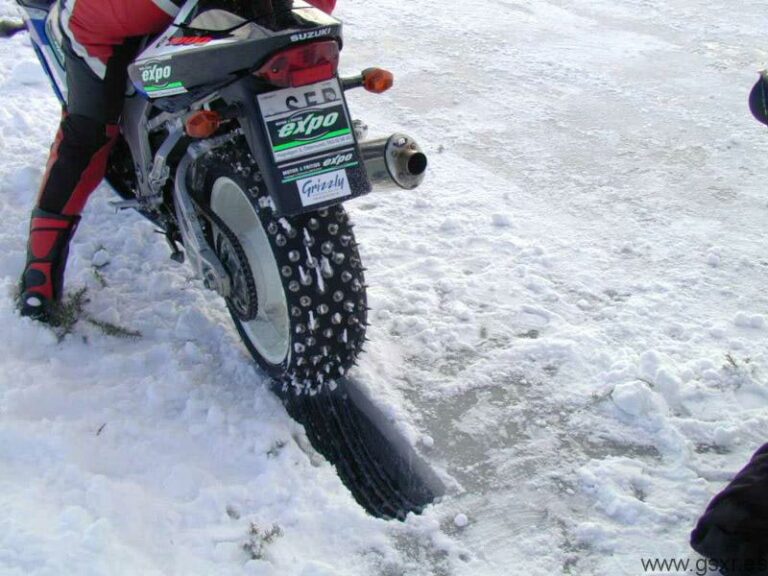 Motos Suzuki GSX-R preparadas para correr en hielo