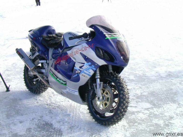 Motos Suzuki GSX-R preparadas para correr en hielo