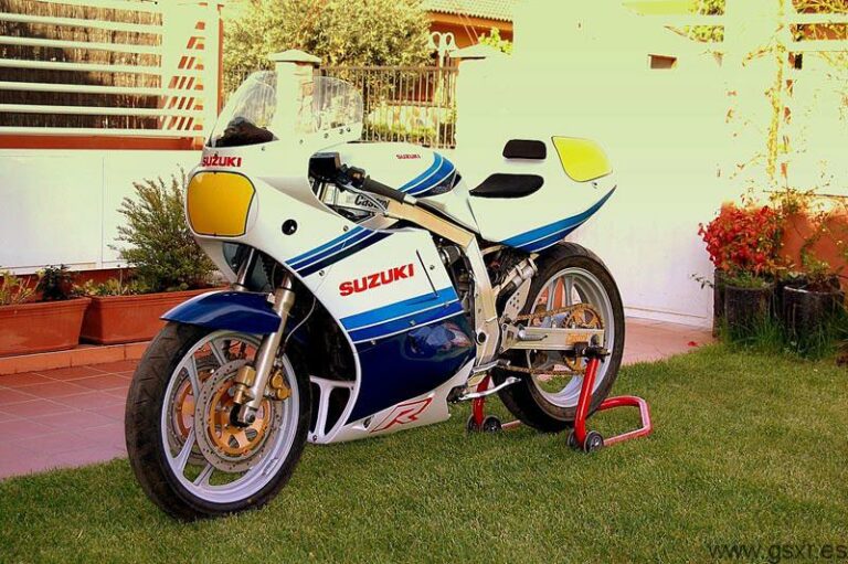 Suzuki GSX-R 1100 1987 racing replica