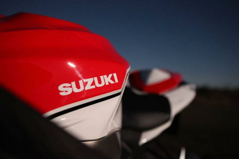 Suzuki GSX-R 1000 2009 replica Lucky Strike