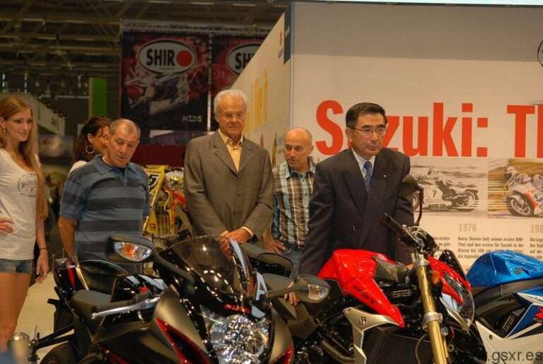 Suzuki GSX-R 750 2011 y Suzuki GSX-R 600 2011 en Intermot 2010 Colonia