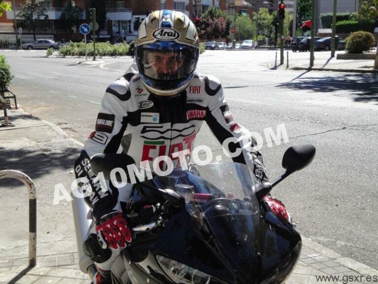 Mono de moto Yamaha Lorenzo