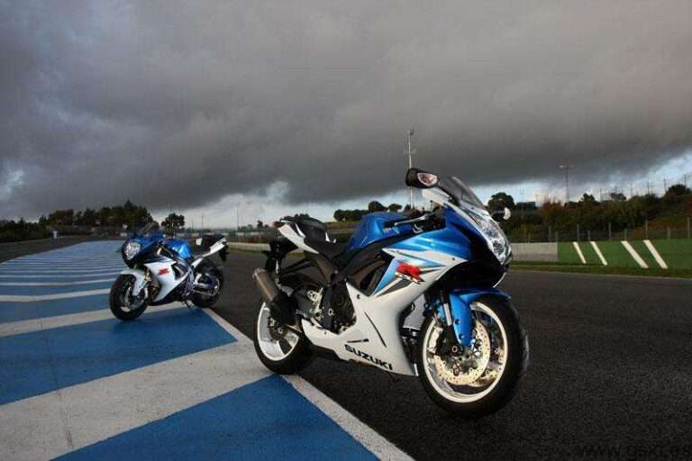 Suzuki GSXR 600 2011 y Suzuki GSXR 750 2011 en Jerez