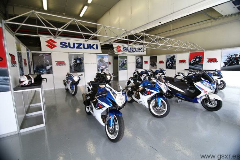 box presentacion motos suzuki gsxr 2011