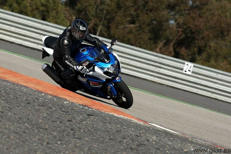 Jose A. Guerrero probando la Suzuki GSX-R 2012