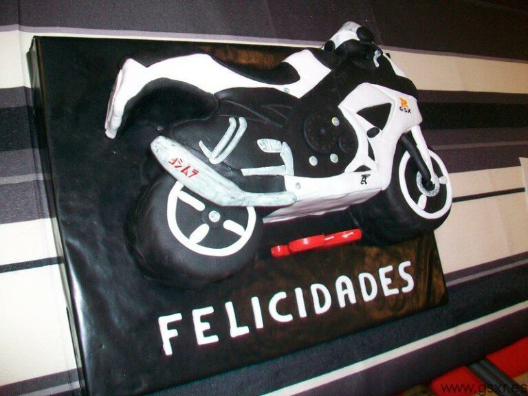 tarta cumpleaños moto suzuki gsxr