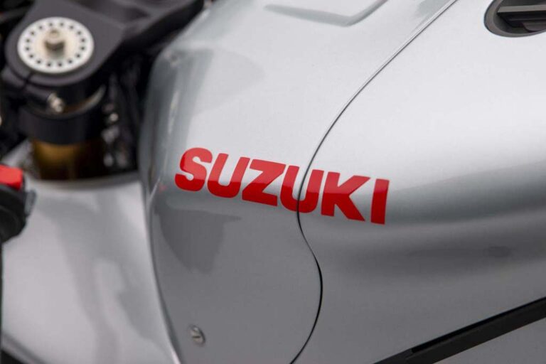 Suzuki Katana por Team Classic Suzuki